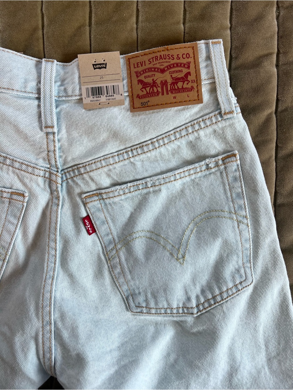 Levi's Original 501 Light Wash Distressed Denim Shorts NWT - Picture 3 of 6